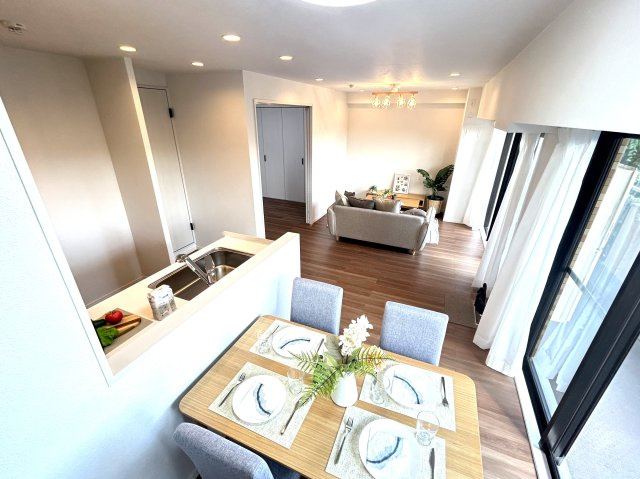 ◆リノベーション済み◆南西向きで陽当たり良好◆収納充実３LDK◆ライオンズマンション山科御陵の居間・リビング|リビング