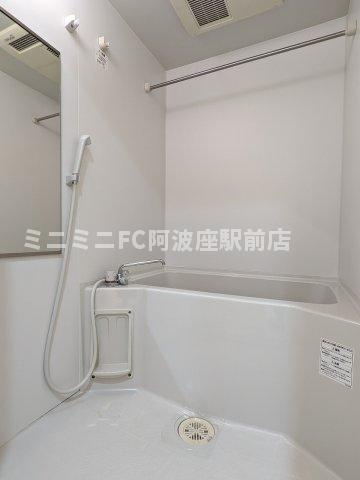 ディナスティ福島Ⅱの浴室|※同マンション別間取り参考写真です