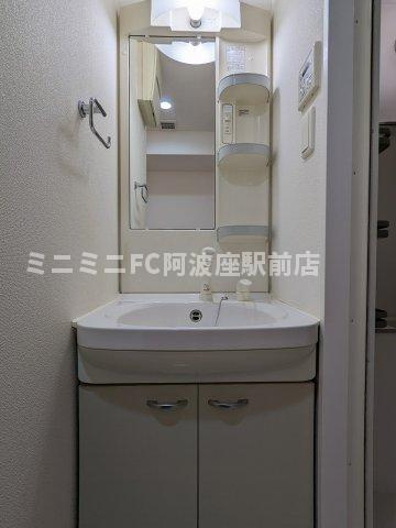 ディナスティ福島Ⅱの洗面所|※同マンション別間取り参考写真です
