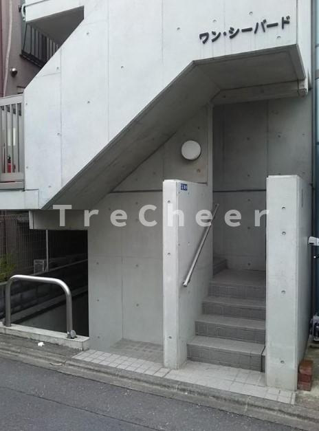ワンシーバードのエントランス