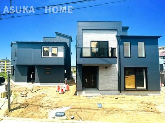 神奈川区西寺尾三丁目新築戸建の外観|爽やかな青空の下に贅沢なほどに降り注ぐ陽光、豊かな居住性と、クオリティが見事に調和した住空間は、喜びを感じさせてくれます♪