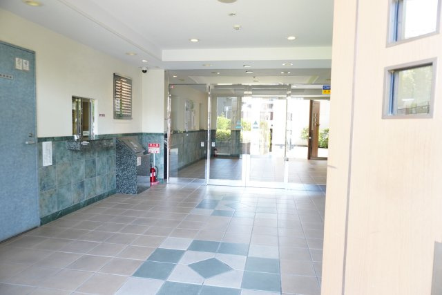 ライオンズマンション草加駅前のエントランス