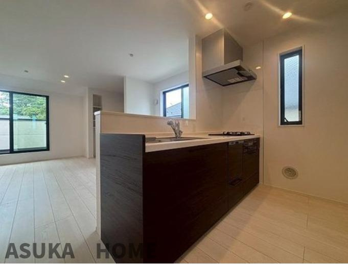 本郷町新築戸建の前面道路含む現地写真