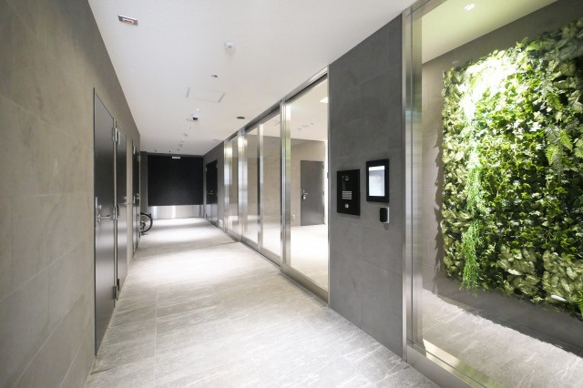 コンフォリア・リヴ南森町Ⅱのロビー