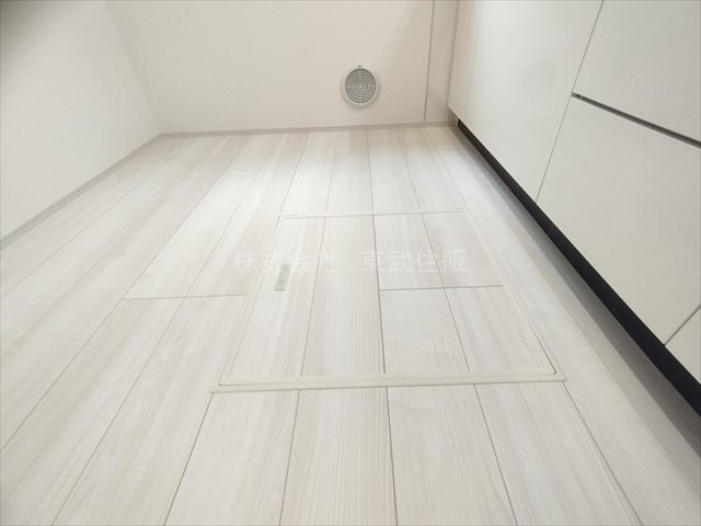 【キッチン】 | 川越市仙波町第３　全２棟　1号棟 | キッチン床下収納庫