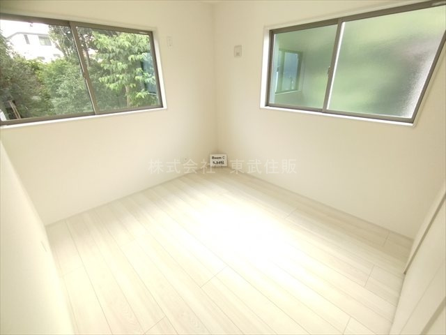 【洋室】 | 川越市仙波町第３　全２棟　1号棟 | 洋室5.34帖、個人の部屋や寝室として使える洋室です