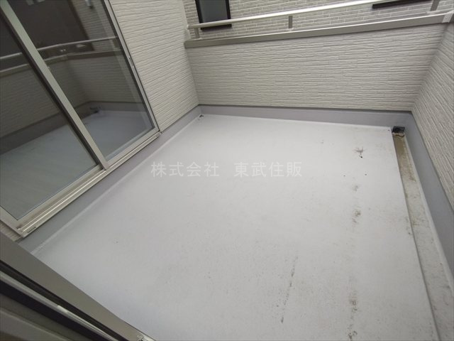 【バルコニー】 | 川越市仙波町第３　全２棟　1号棟 | 開放的で明るい空間を演出してくれるバルコニーです