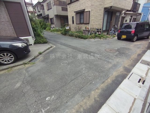【前面道路含む現地写真】 | 川越市仙波町第３　全２棟　1号棟 | 都市ガス・本下水