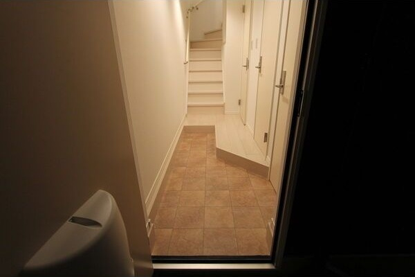 ルークス名古屋の玄関