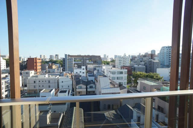 プライムメゾン清澄リバーフロントの展望|南道路で日当たり良好！隣地とも距離があります。