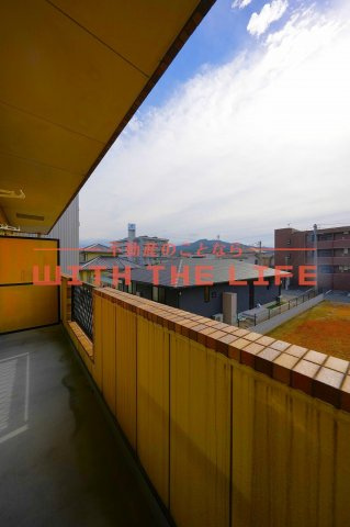 ベルセゾンⅡ【キャッシュバック対象物件】のバルコニー|落ち着いた時間を過ごせるバルコニーです