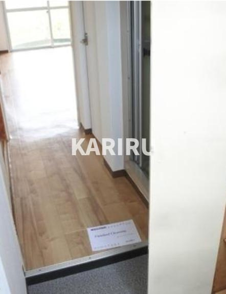 センチュリー鶴見の玄関