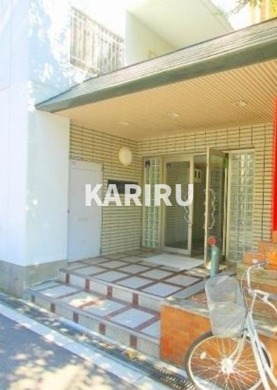 センチュリー鶴見のエントランス