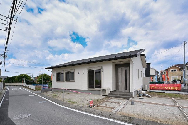 【駐車場】 | フィリディアガーデン太田市東矢島町　1号棟 | 並列２台駐車可能なゆとりのカースペース！