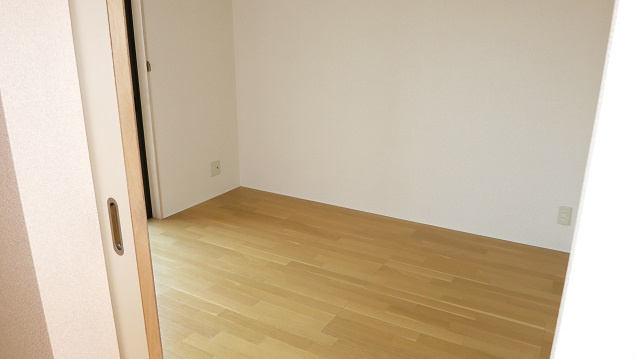 ユニキューブ焼山の洋室