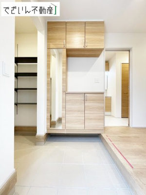 【玄関】 | blooming garden本庄市下野堂　新築住宅 | ≪1号棟≫
現地(2025年10月撮影)