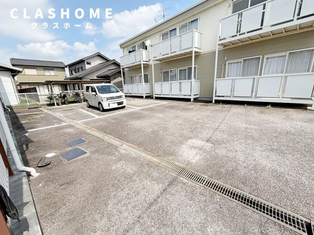 Surplusレスト高須　A　　　刈谷市の賃貸はクラスホーム刈谷店の駐車場