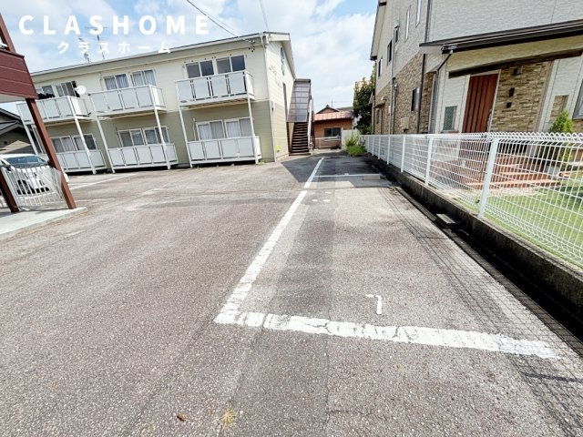 Surplusレスト高須　A　　　刈谷市の賃貸はクラスホーム刈谷店の駐車場