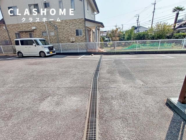 Surplusレスト高須　A　　　刈谷市の賃貸はクラスホーム刈谷店の駐車場