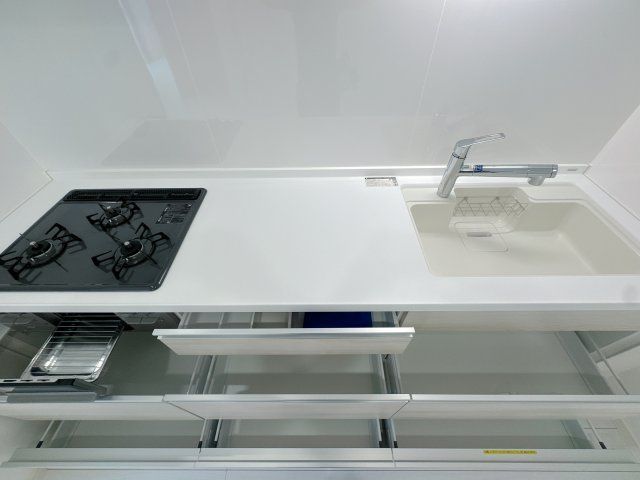 【キッチン】 | 小笹ハイツ28号棟 | 季節の物は上段に、日々のお鍋は中段に、一番下にはストックを、引き出し式は便利です！