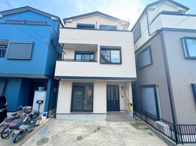 【外観】 | 川崎市高津区千年　中古戸建 | ◆一戸建てを中心とした街並みが整然と続き、周辺は高い建物が建っていないので、緑の多い閑静な趣を感じる環境です。街並みや周辺環境も重要なポイントです！！