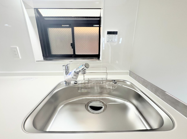 【キッチン】 | 川崎市高津区千年　中古戸建 | ◆広々したキッチンシンク。洗い物が多い時にも快適にご利用いただけます。