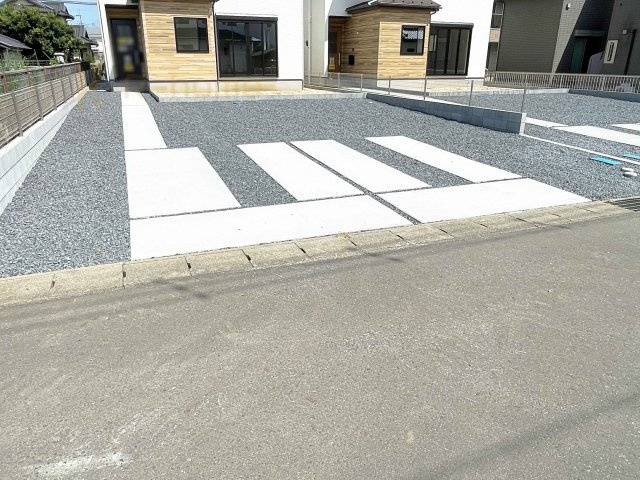 ひたちなか市武田1期　新築戸建て　1号棟の駐車場|カースペースは2台お停めいただけます♪