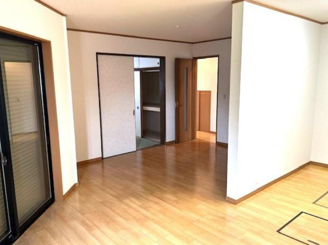 【居間・リビング】千葉市中央区生実町　中古戸建