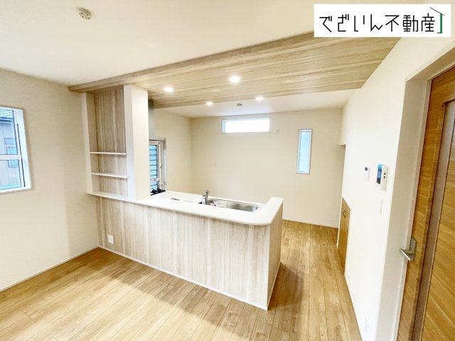 【居間・リビング】 | blooming garden本庄市下野堂　新築住宅 | ≪2号棟≫
現地(2025年10月撮影)