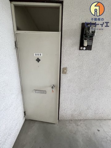 アパートメント中島のエントランス
