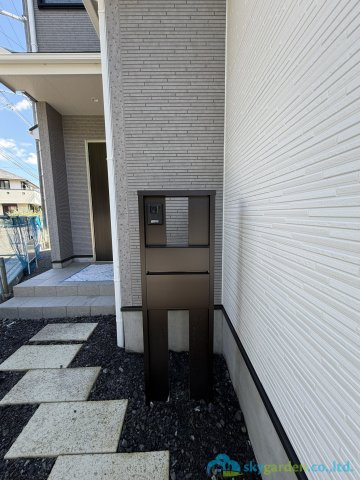 秦野市東田原　新築戸建　全10区画1号棟の玄関