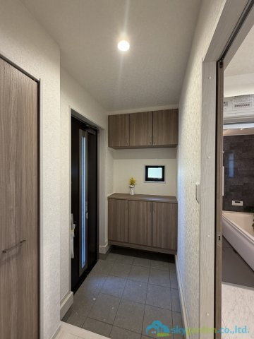 秦野市東田原　新築戸建　全10区画1号棟の玄関