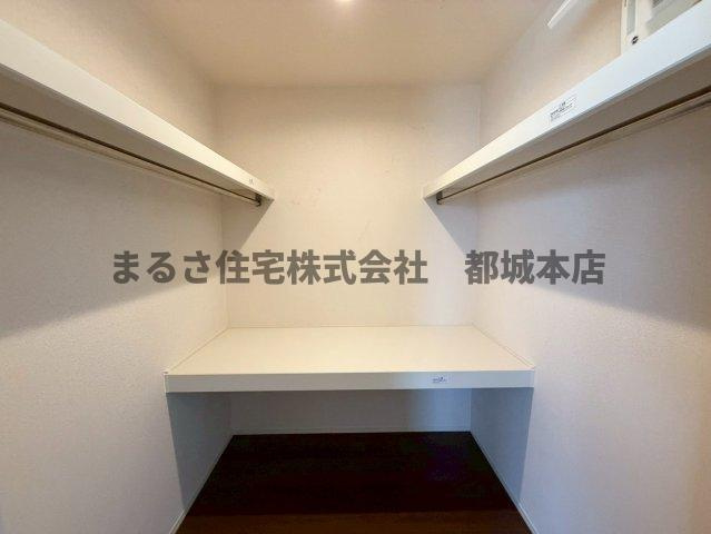 都城市南鷹尾町のアパートの収納