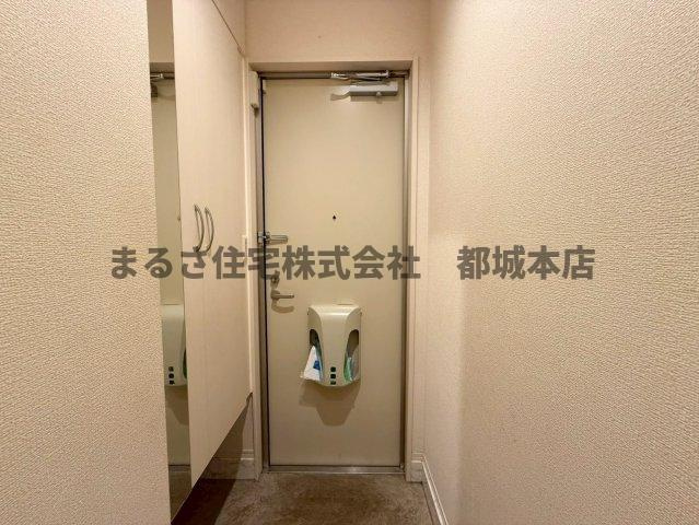 都城市南鷹尾町のアパートの内装