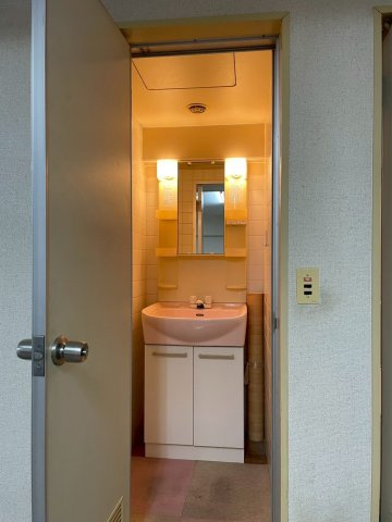 第二ハイム西明石の独立洗面台|独立洗面台です