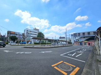 【周辺】 | ザパークハウス三郷 | 三郷駅周辺は生活するうえで便利なお店が多く点在しているので、とても住みやすい街の一つです　タクシー乗り場もすぐ、また電車ですぐにららぽーとやコストコ、IKEA、イオンレイクタウンに行けるのも魅力です