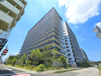 【外観】 | ザパークハウス三郷 | 駅近でスタイリッシュでありながら、周辺は緑と水辺に囲まれた理想的な住環境が整っています