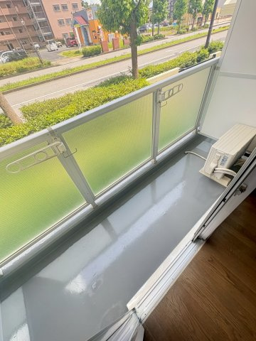 【バルコニー】