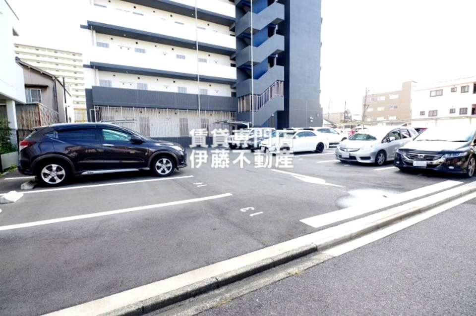 S-RESIDENCE浄心の駐車場