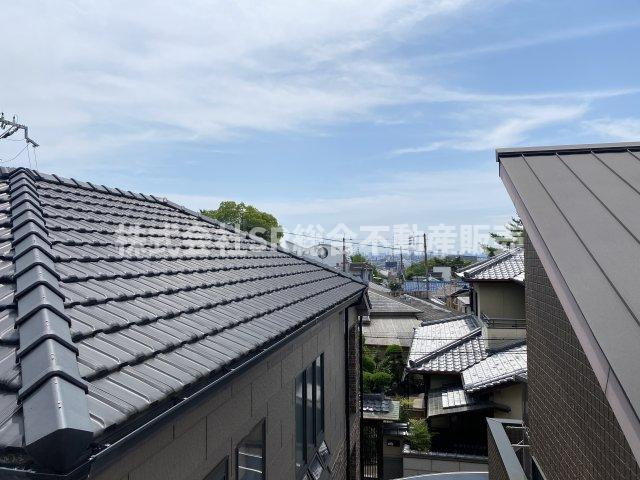 東石切町1丁目中古戸建の展望|大阪平野の夜景が遠目に見えます！