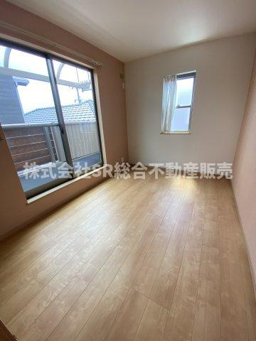 東石切町1丁目中古戸建の洋室|全室2面採光♪使い勝手のいい洋室です