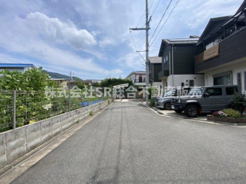 東石切町1丁目中古戸建の前面道路含む現地写真|前面道路含む現地写真です