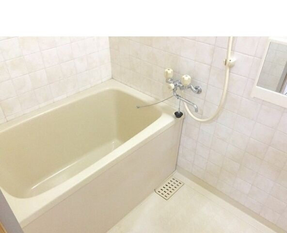 サンライズ荒木駅前の浴室|きれいなお風呂です