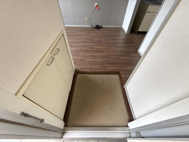サンライフ松本の玄関
