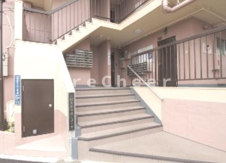 三田高島平第二コーポのエントランス