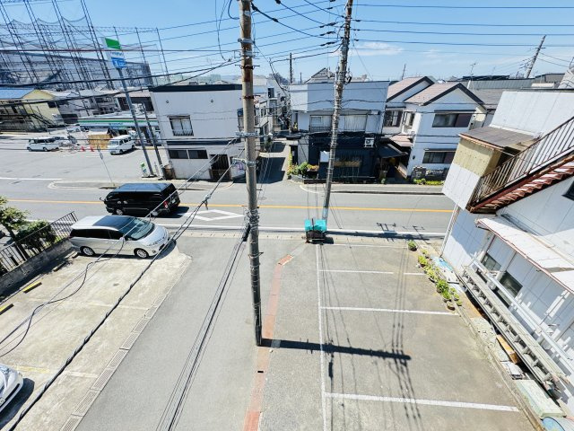 松戸市栄町６丁目新築戸建の展望|バルコニーより南側眺望・南側駐車場です！