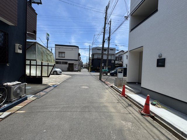 松戸市栄町６丁目新築戸建の前面道路含む現地写真|東側前面道路・幅員約5ｍ