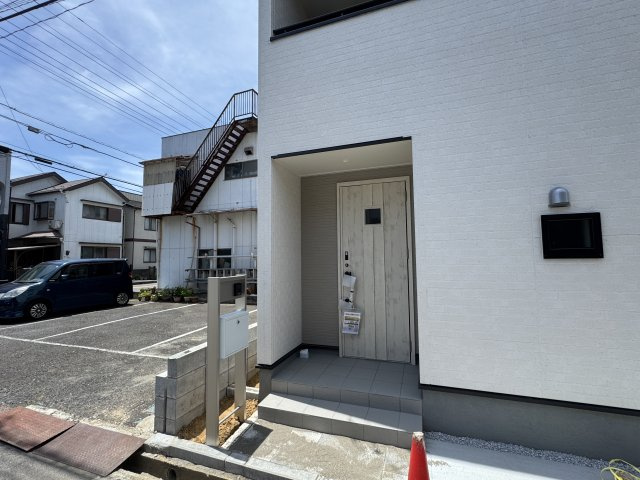 松戸市栄町６丁目新築戸建のエントランス|エントランス・玄関ポーチ