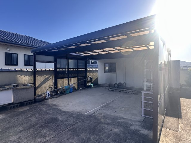 丸亀市原田町　中古戸建の駐車場