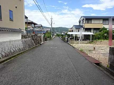 広島市佐伯区五月が丘1丁目　土地の前面道路含む現地写真